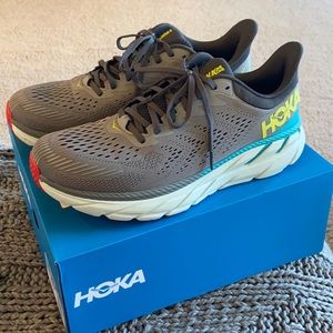 Hoka: One One Men’s Tennis Shoes Bondi 7